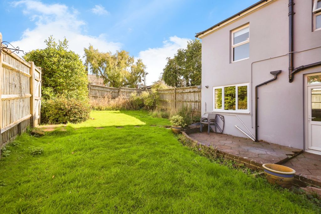 Property photo 3 of 16 Photo