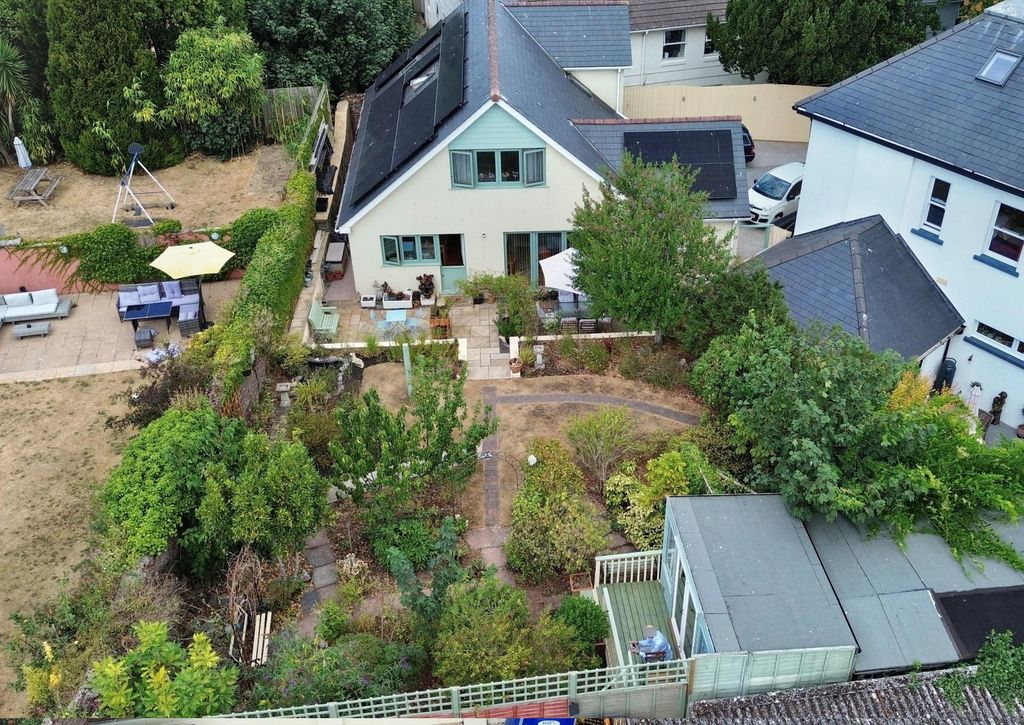 Property photo 2 of 41