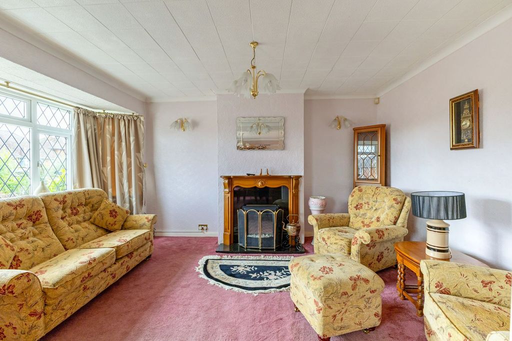 Property photo 3 of 18