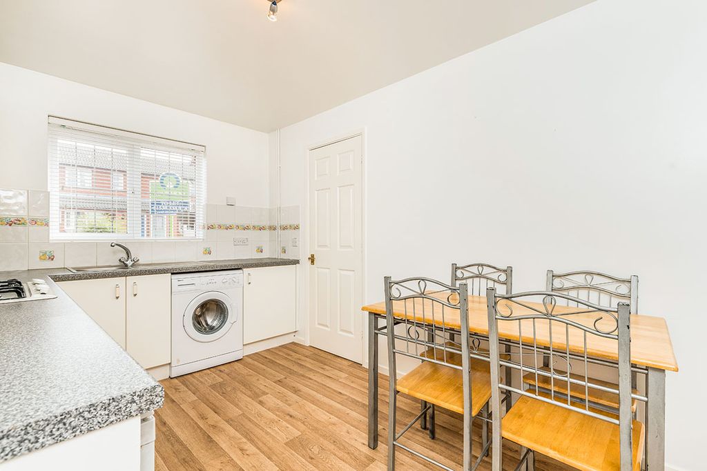 Property photo 2 of 8 Kitchen / Dining Roo