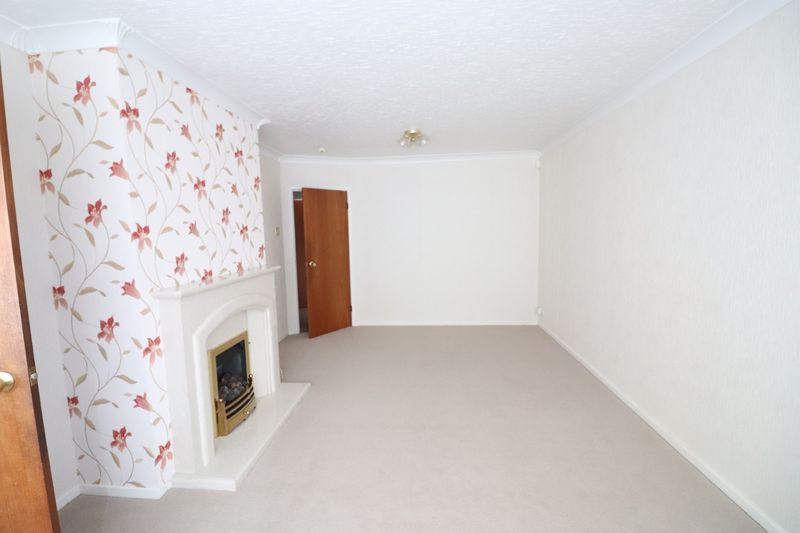 Property photo 2 of 17 Lounge