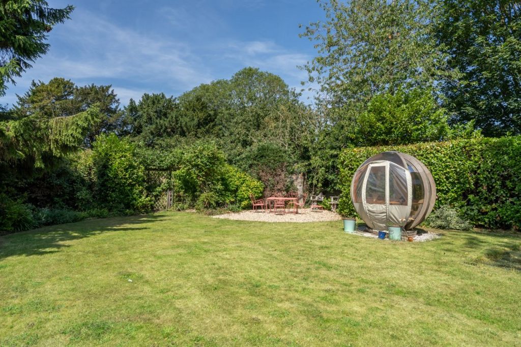 Property photo 2 of 32