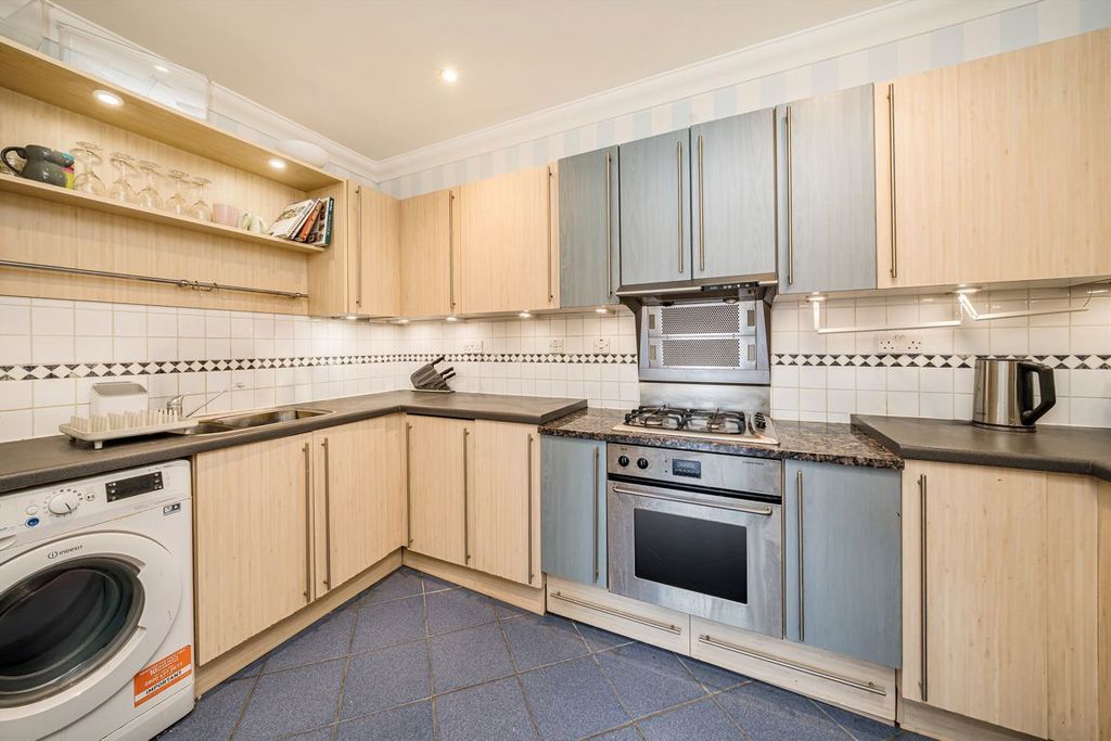 Property photo 3 of 8