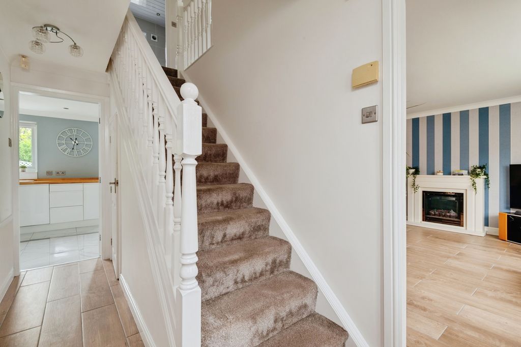 Property photo 3 of 29 Pbox-Img.Jpg