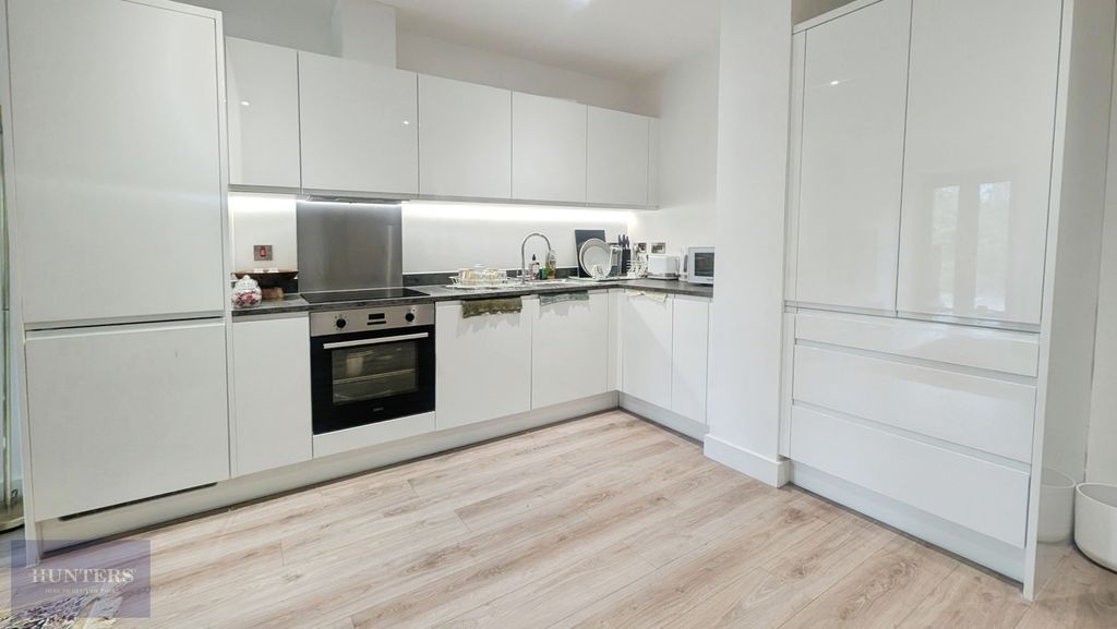 Property photo 3 of 10 Pbox-Img.Jpg