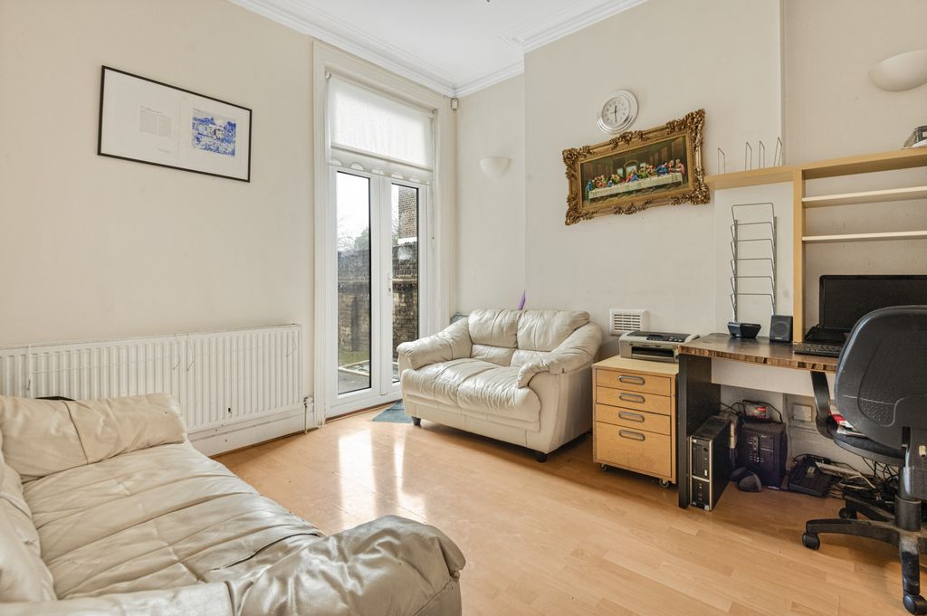 Property photo 3 of 17