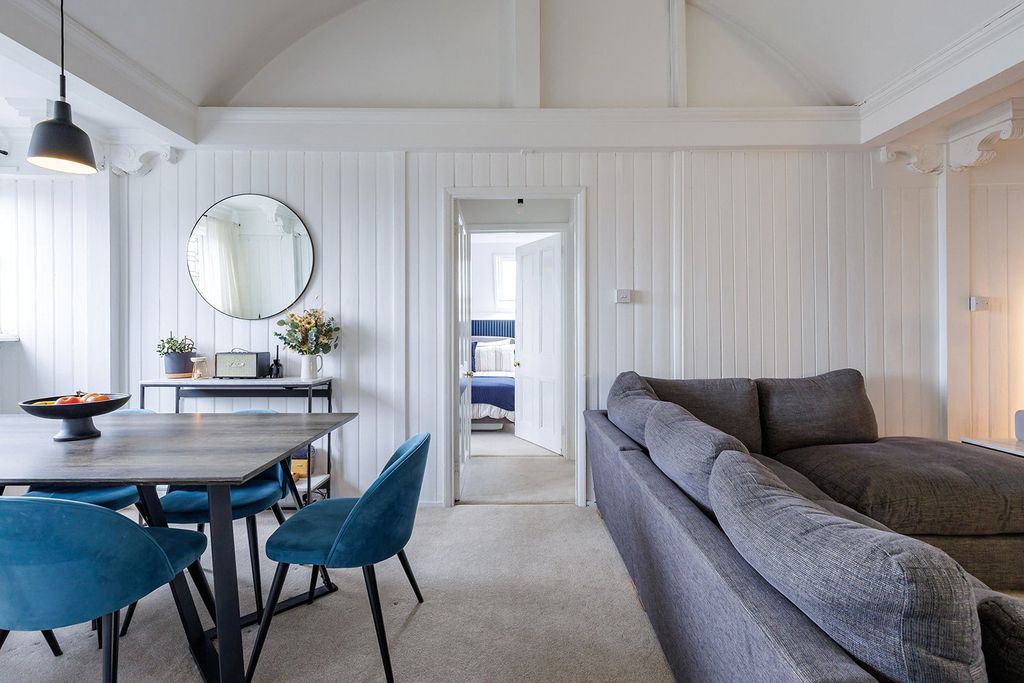 Property photo 3 of 20 Living Dining