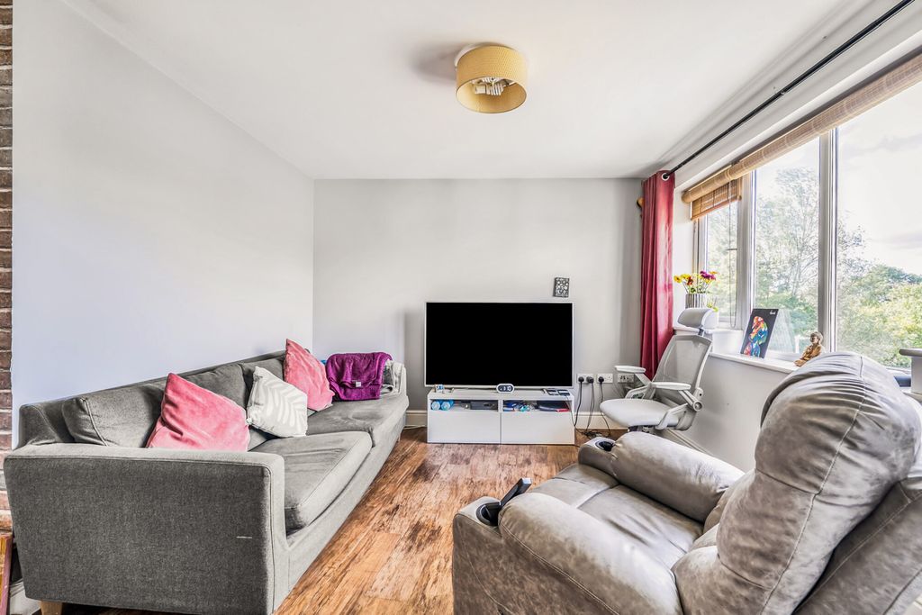 Property photo 2 of 19 1-6Aacaf040E8A1-1...