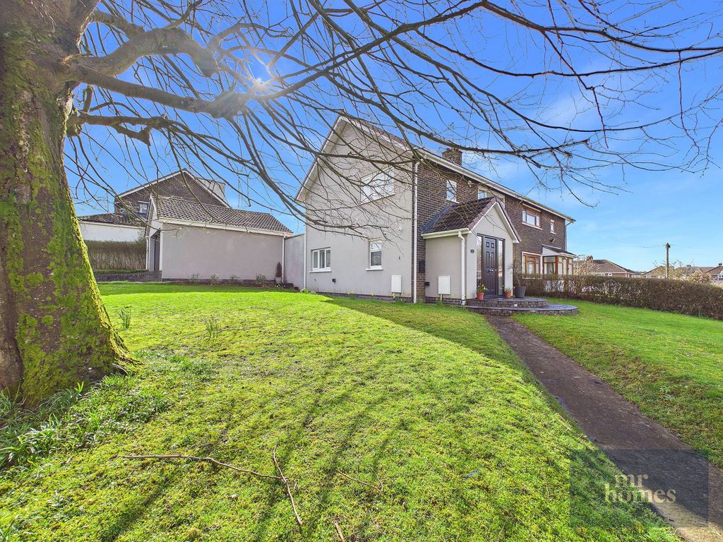 Property photo 2 of 43