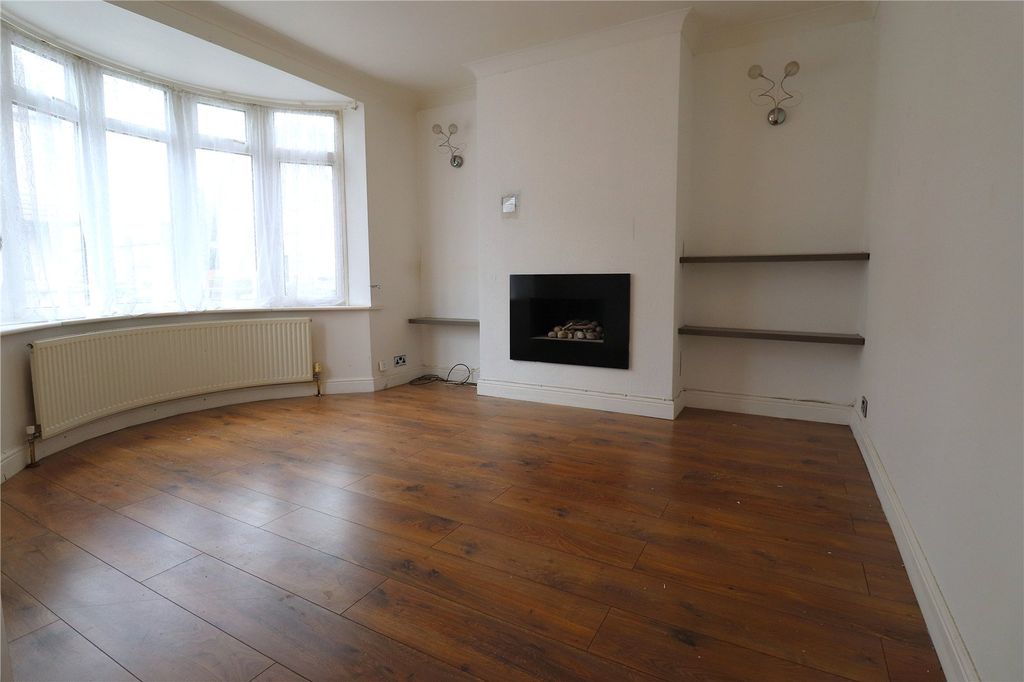 Property photo 3 of 10 Reception