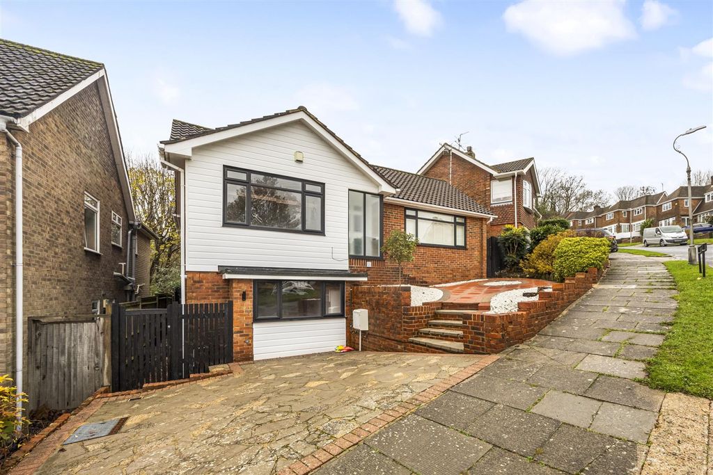 Property photo 1 of 21 Front