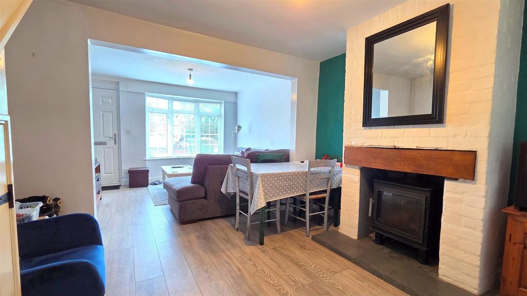 Property photo 3 of 10 Lounge/Diner