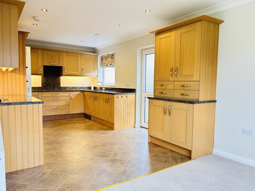 Property photo 3 of 17 Img_6989