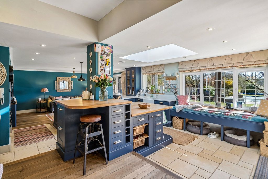 Property photo 2 of 23 Kitchen