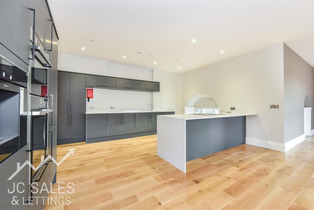 Property photo 2 of 32 Dsc_0473_1.Jpg