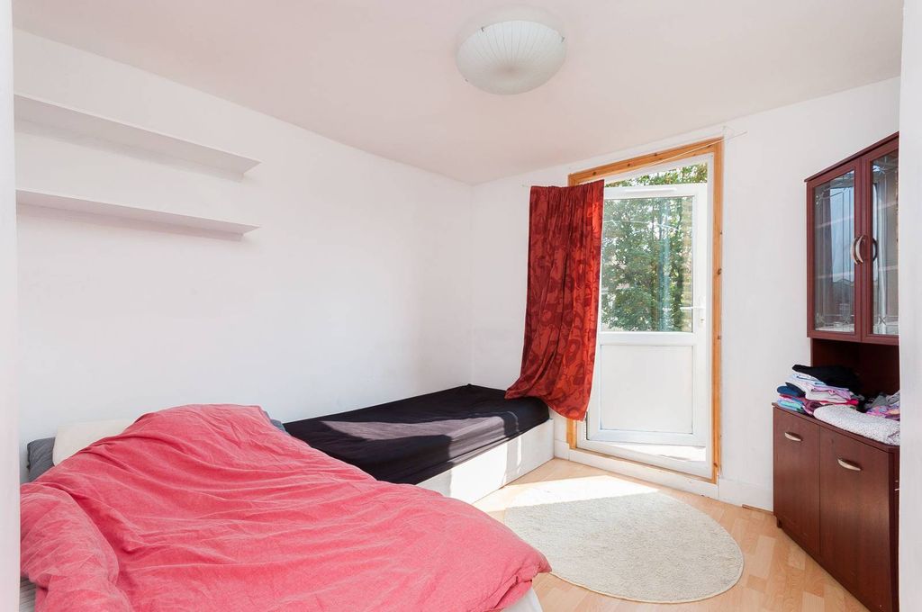 Property photo 2 of 5