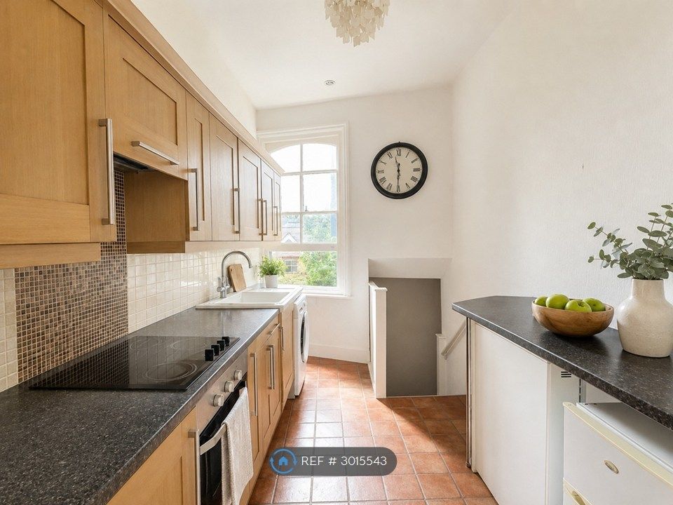 Property photo 2 of 7 Kitchen