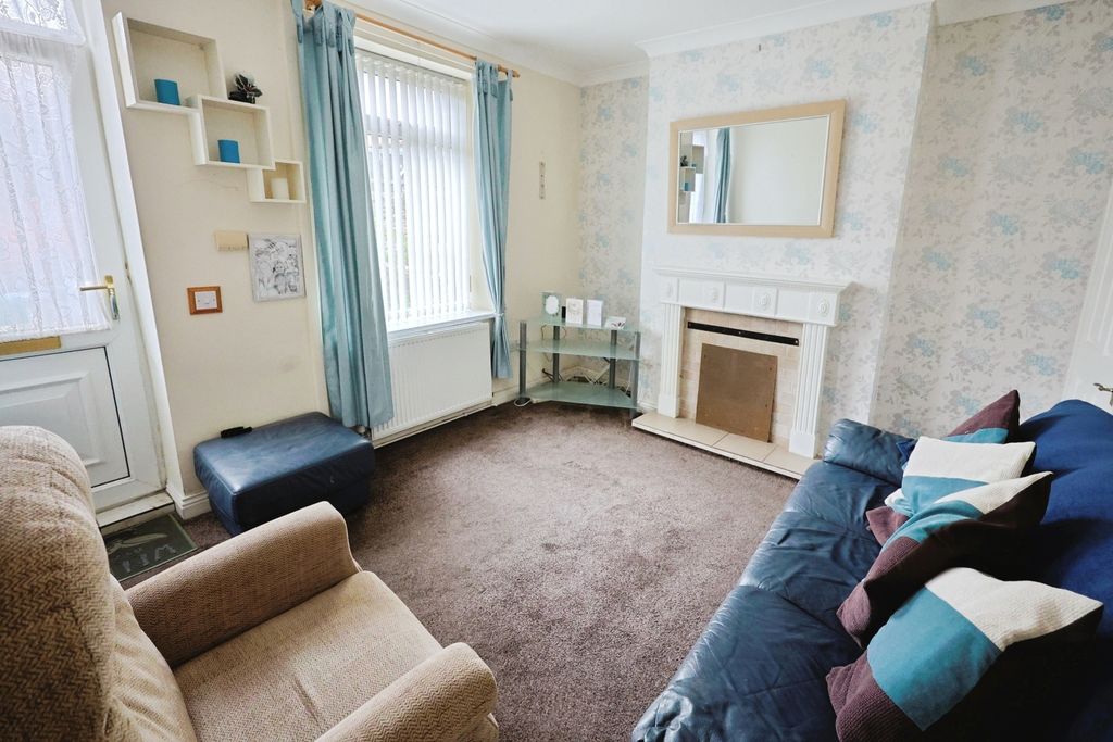 Property photo 2 of 12 Pbox-Img.Jpg