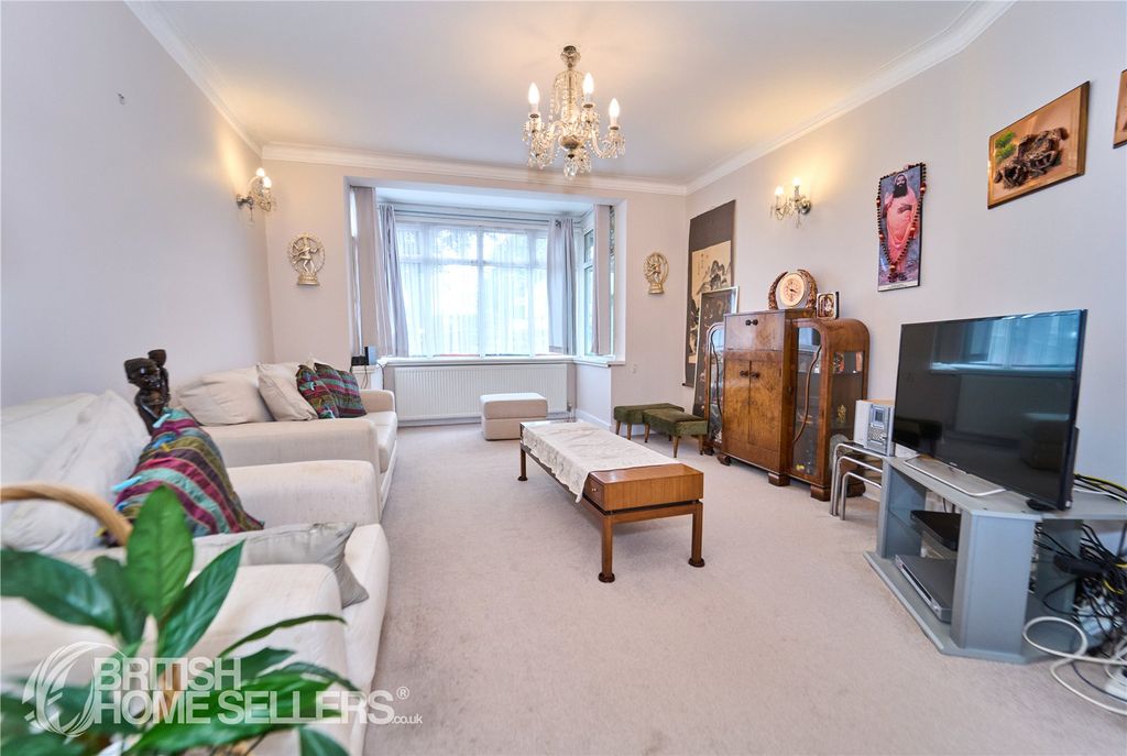 Property photo 3 of 24 Picture No. 12