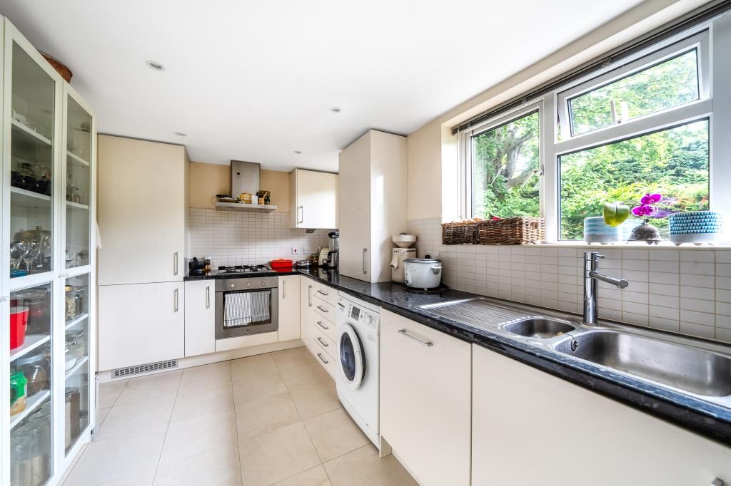 Property photo 2 of 12 Kitchen