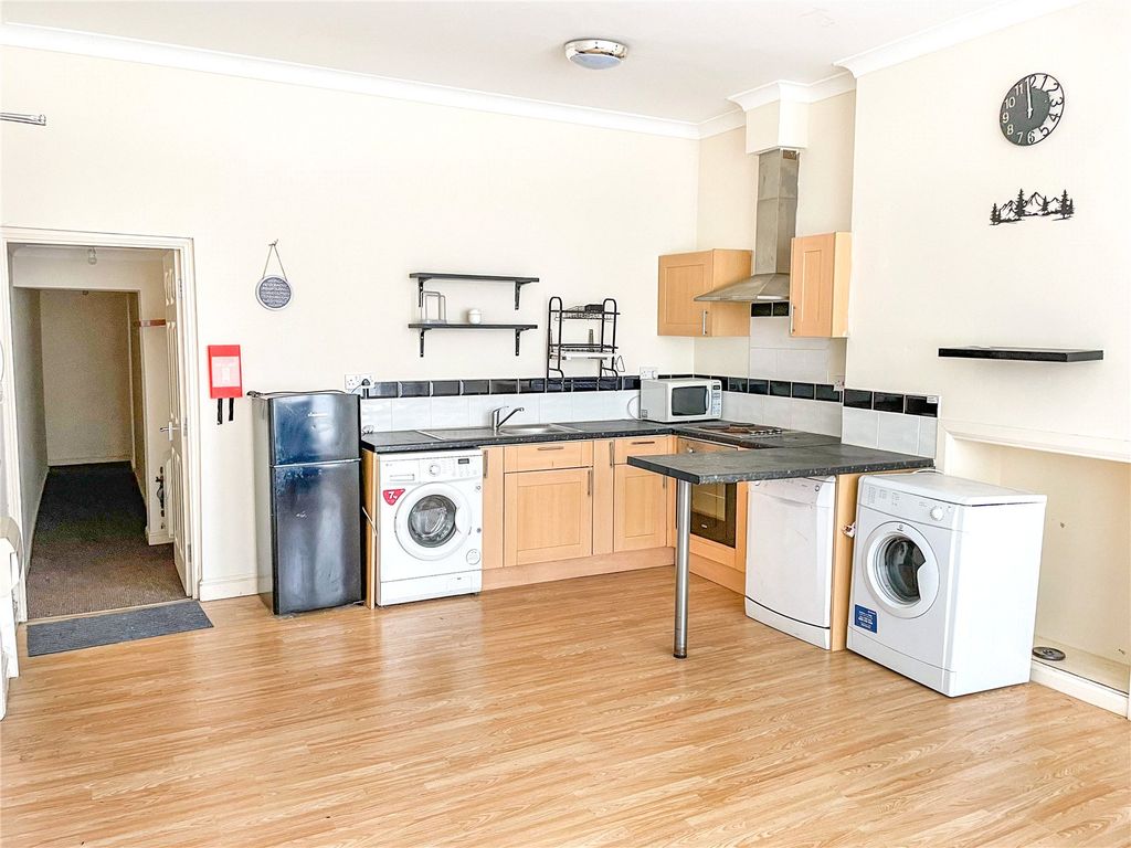 Property photo 2 of 5 Picture No. 15