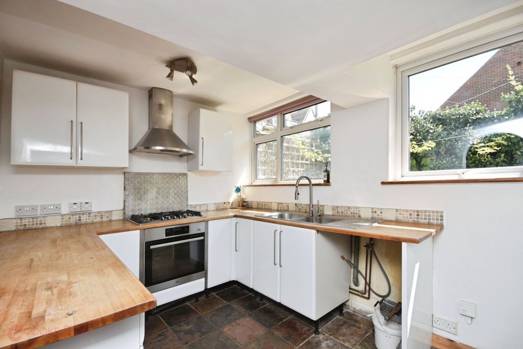 Property photo 2 of 14