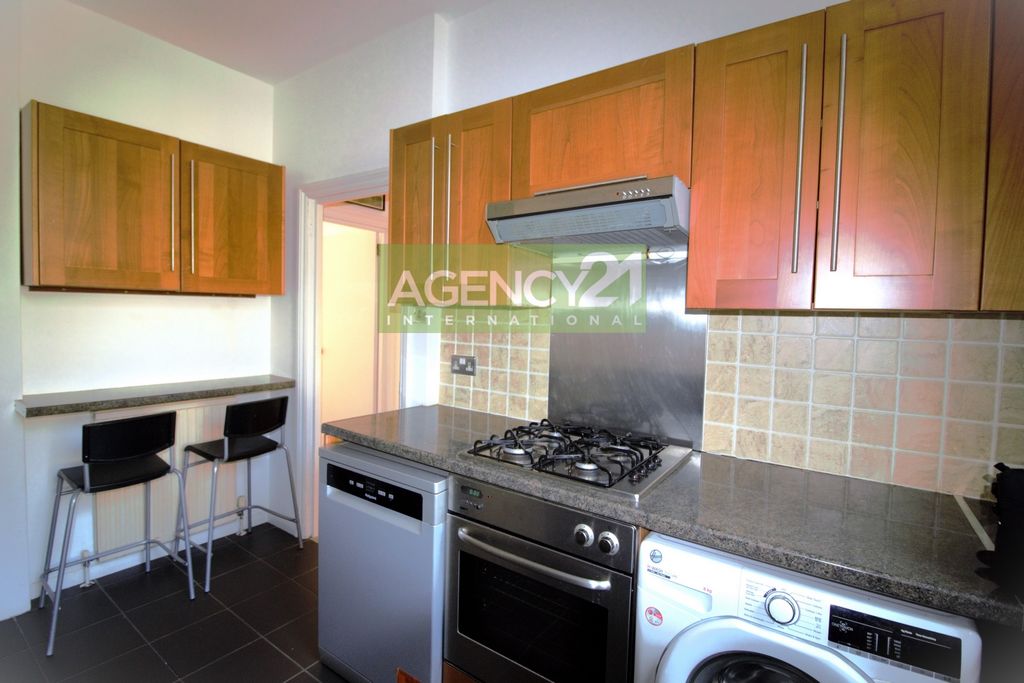 Property photo 3 of 8 Photo 2