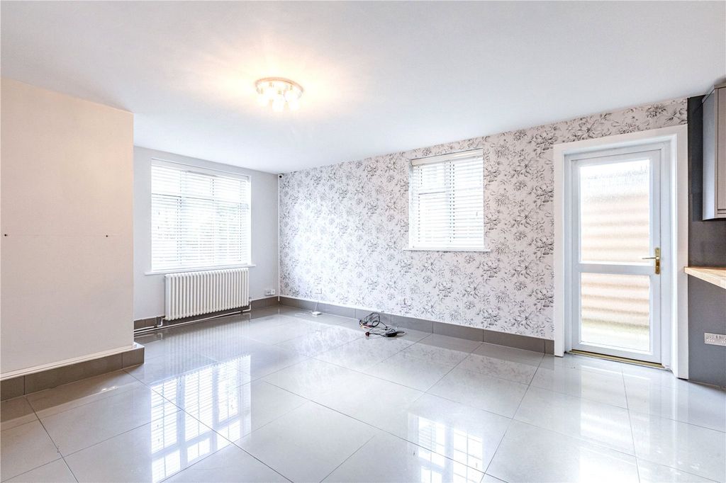 Property photo 2 of 14 Picture No. 10