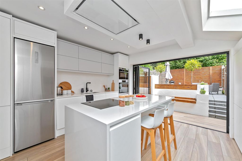 Property photo 2 of 35 10Hartroad-21.Jpg