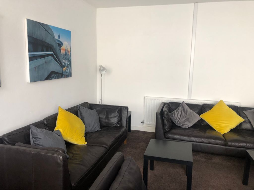 Property photo 3 of 4