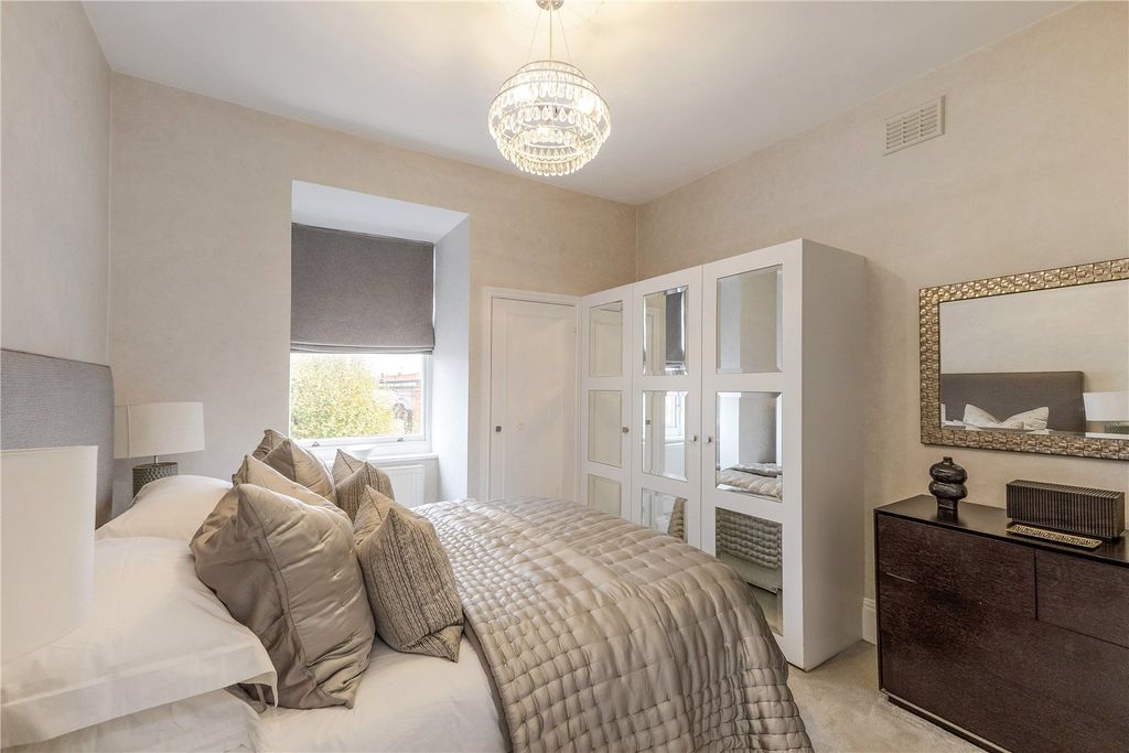 Property photo 3 of 7 Picture No. 11