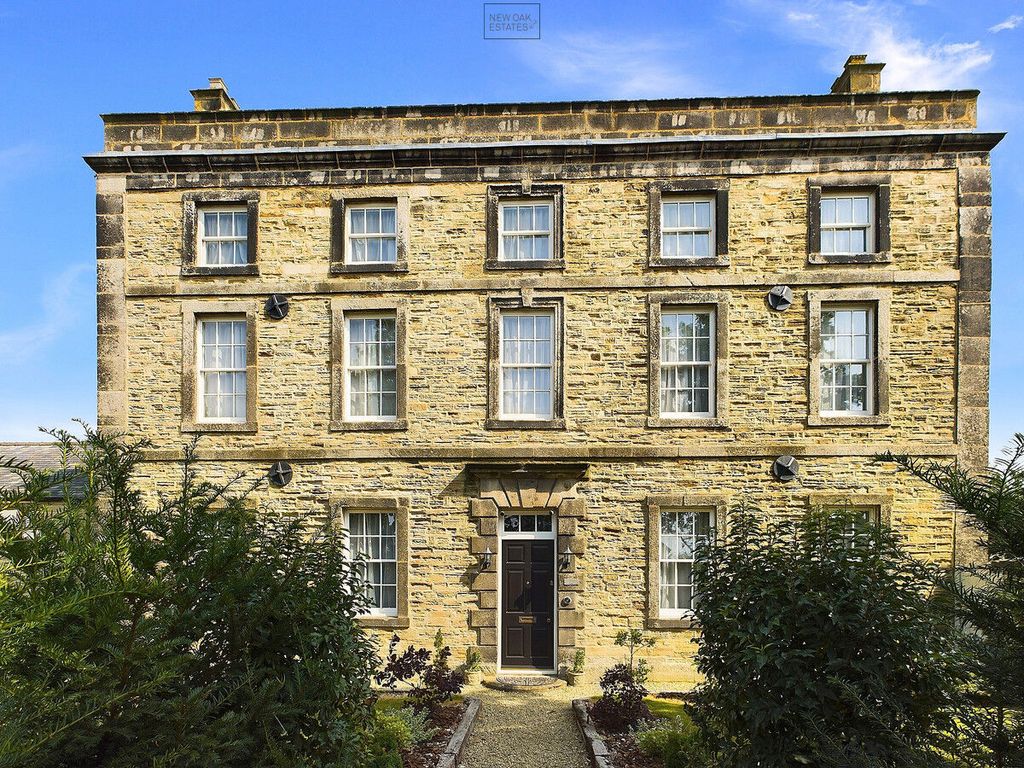 Property photo 3 of 41