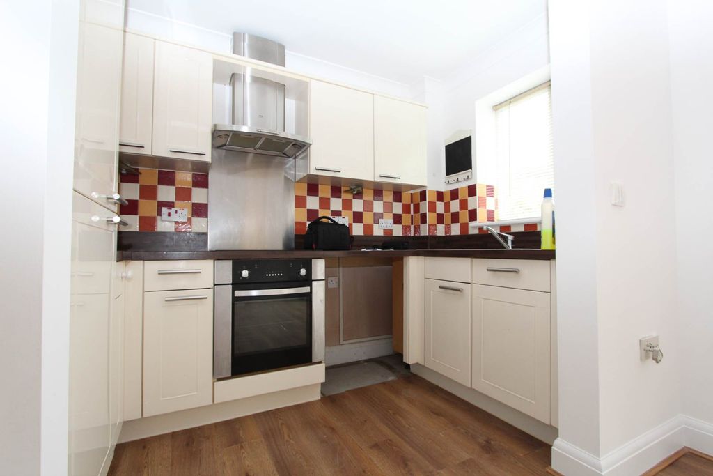 Property photo 3 of 8