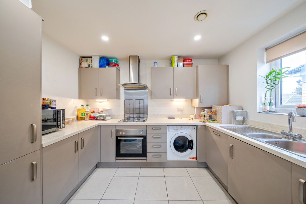 Property photo 2 of 11 1405402-15-698c56...