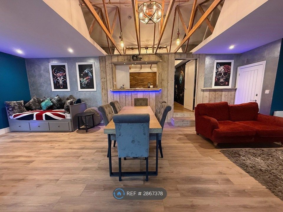 Property photo 3 of 26