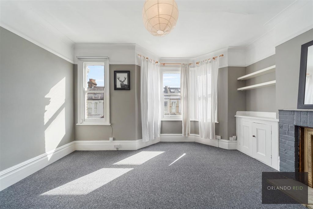 Property photo 1 of 12 Tff, 113 Sugden Road Sw11 5Ed-7.Jpg