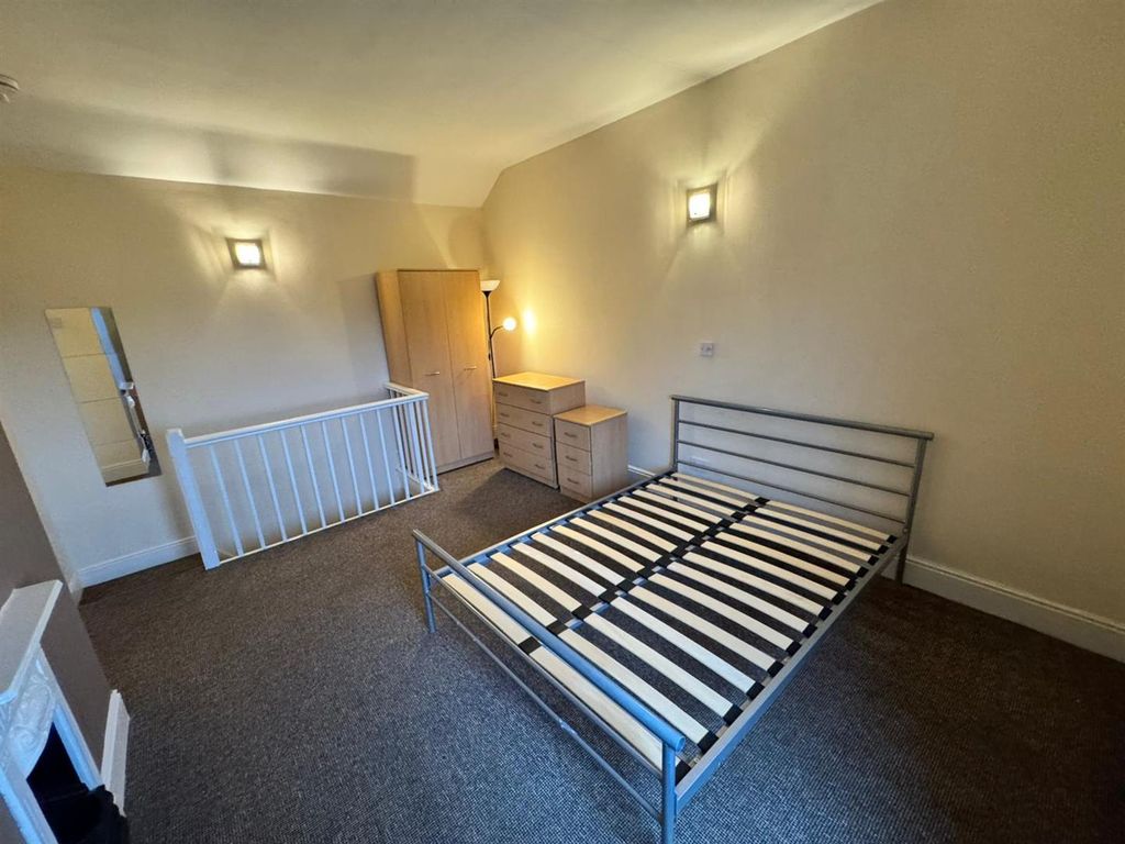 Property photo 3 of 26 Second Floor Large Bedroom