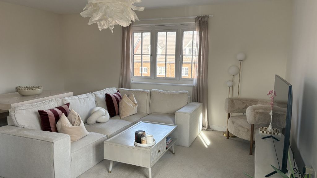 Additional image 5 of 2 bed flat for saleSparrow Gardens, Liphook GU30