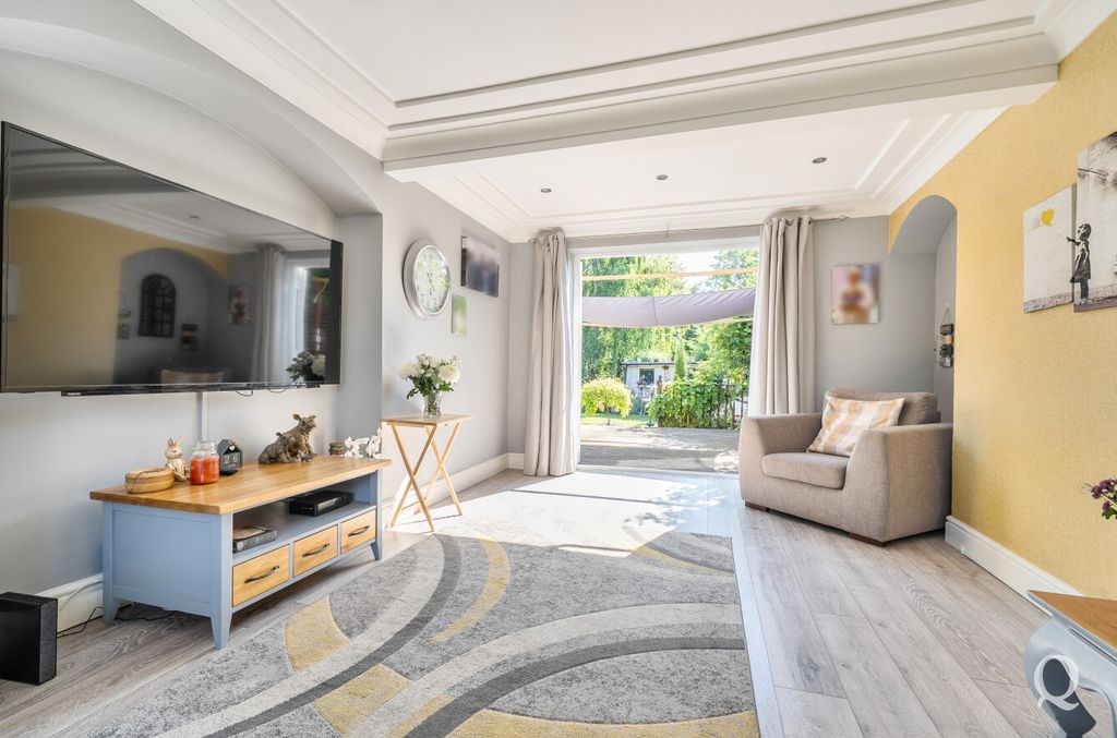 Property photo 2 of 21 c4dc0282-850B-44E...