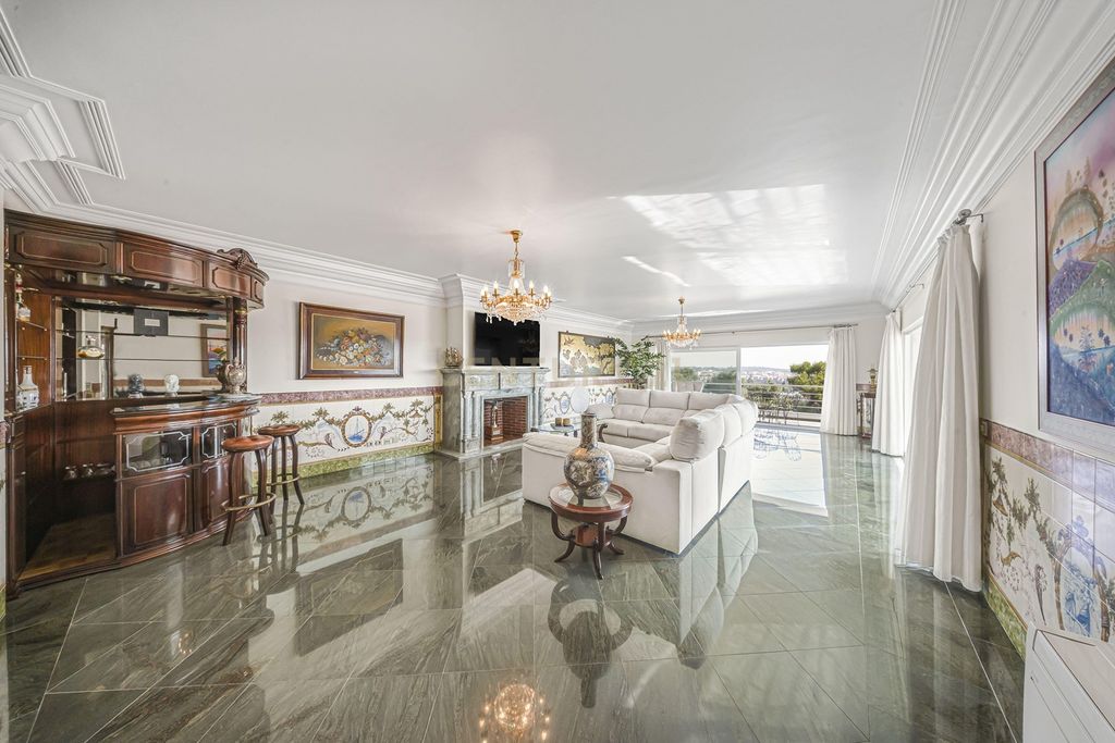 Property photo 3 of 37