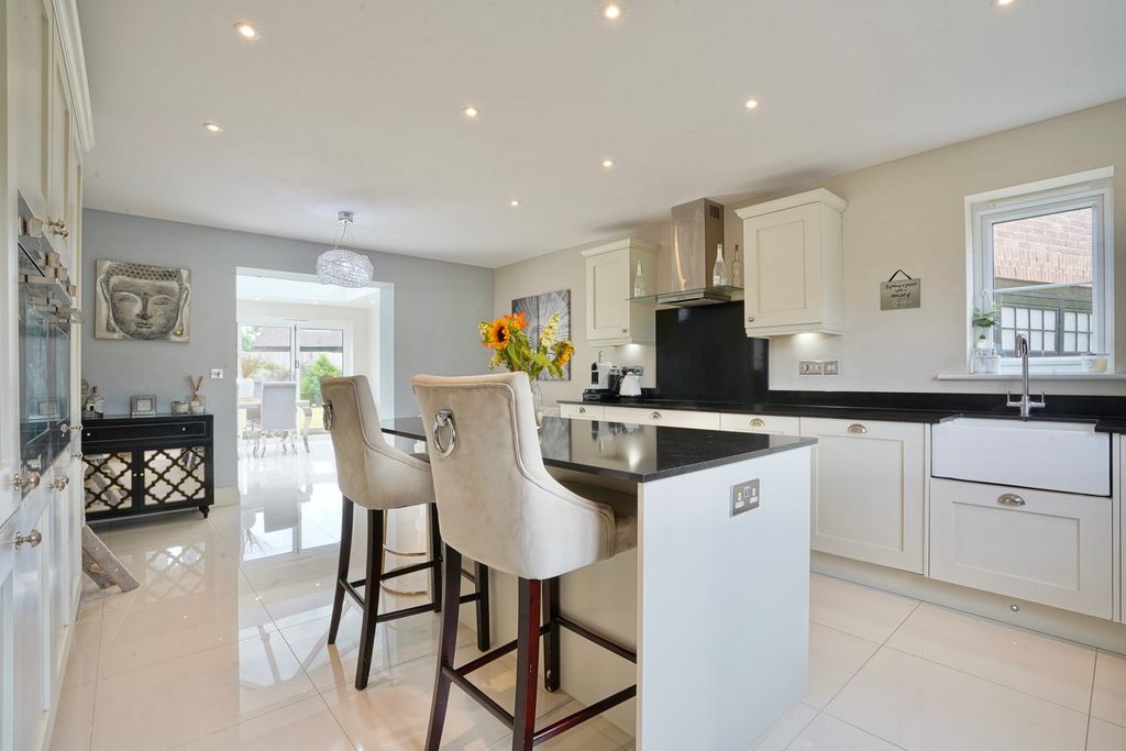 Property photo 3 of 22