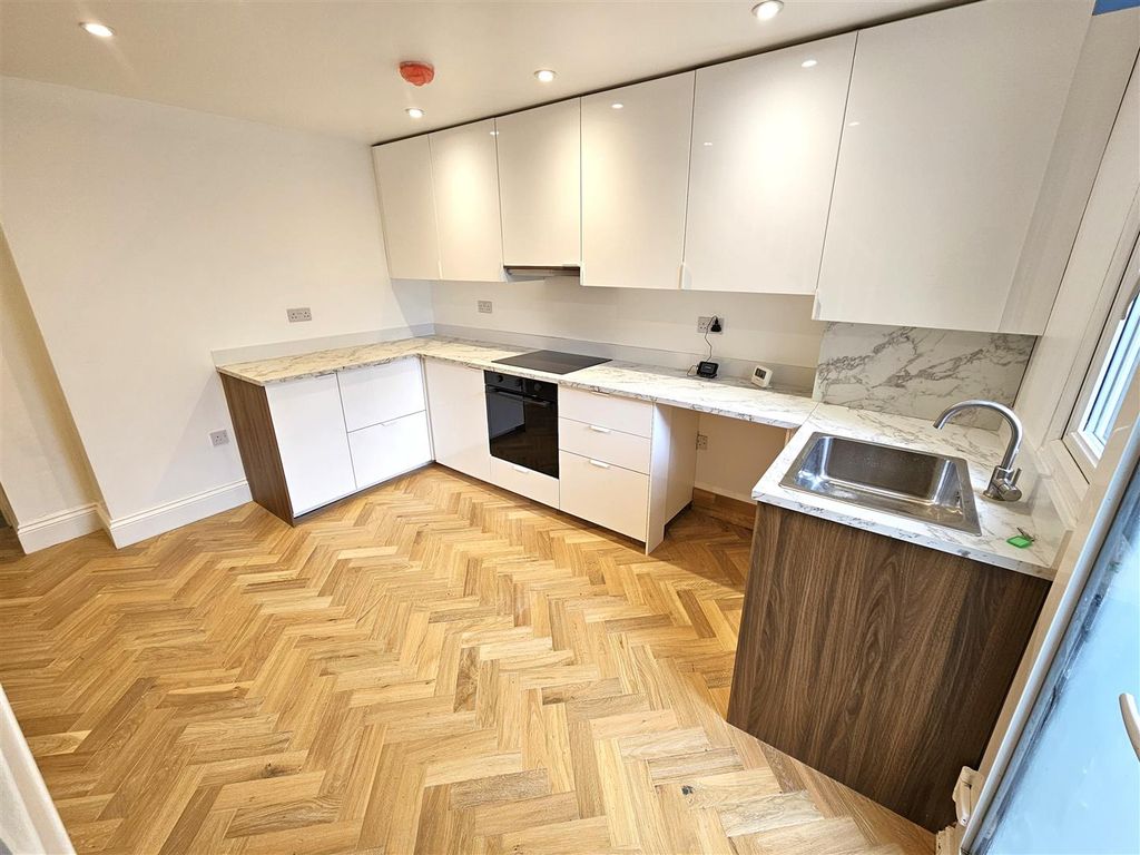 Property photo 3 of 19 Kitchen.Jpg
