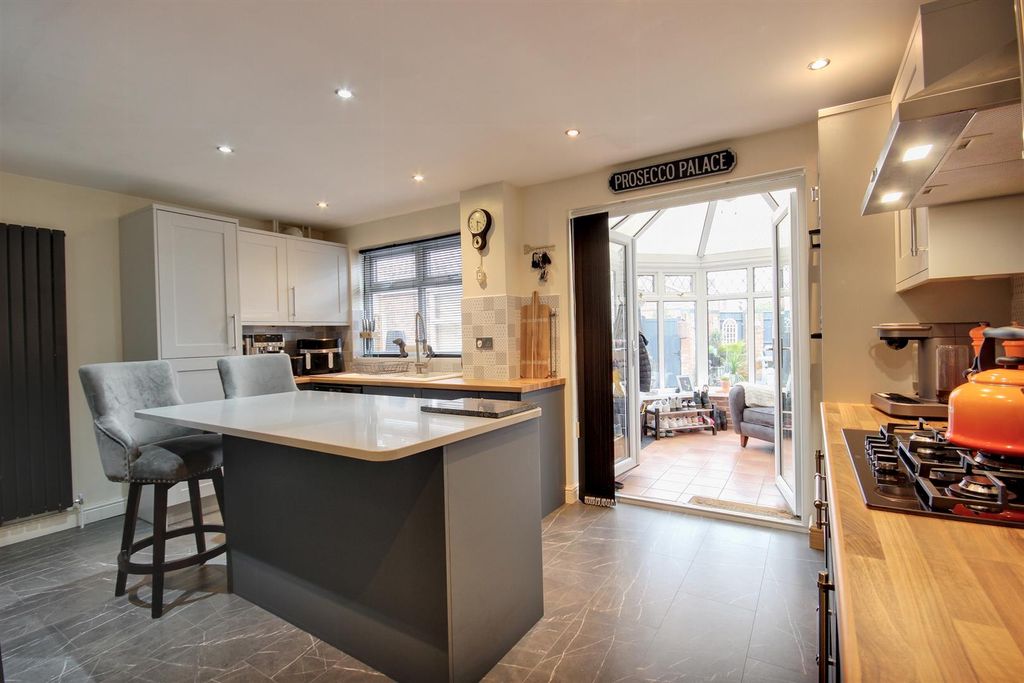 Property photo 3 of 16 Br (3).Jpg