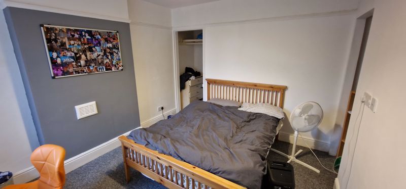 Property photo 1 of 9 Photo 6