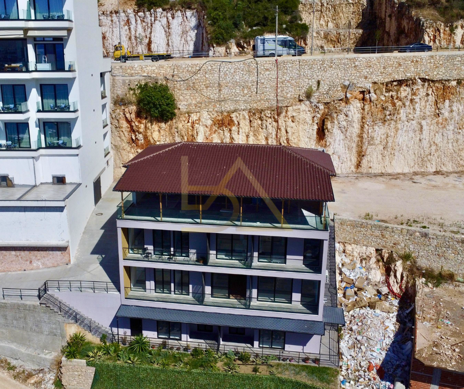 Property photo 2 of 10