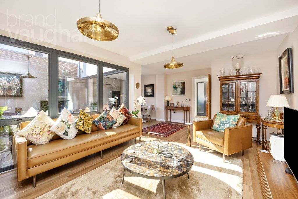 Property photo 2 of 22 Picture 2