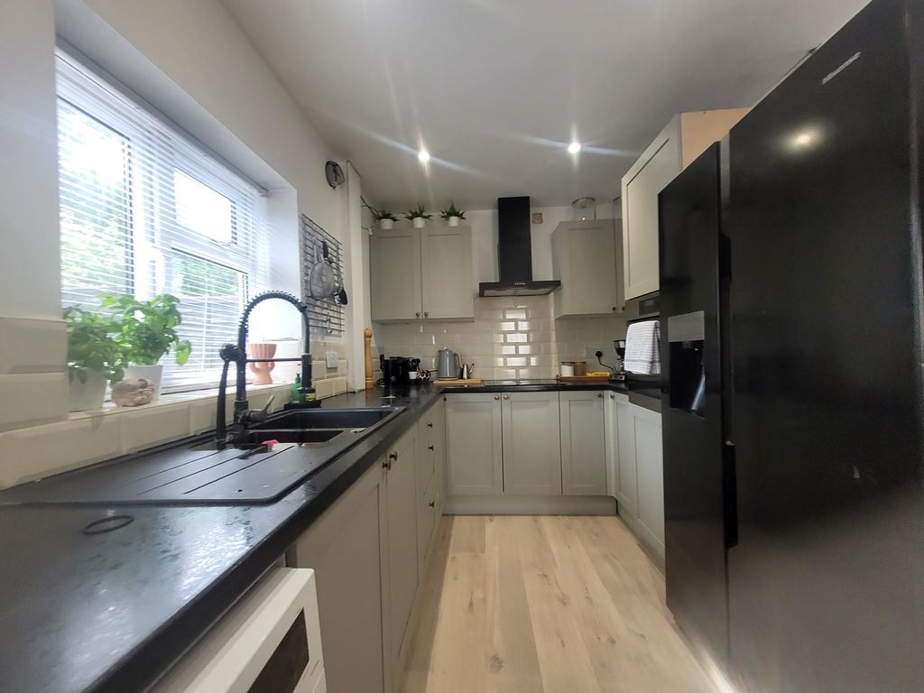 Property photo 2 of 15 1000105872