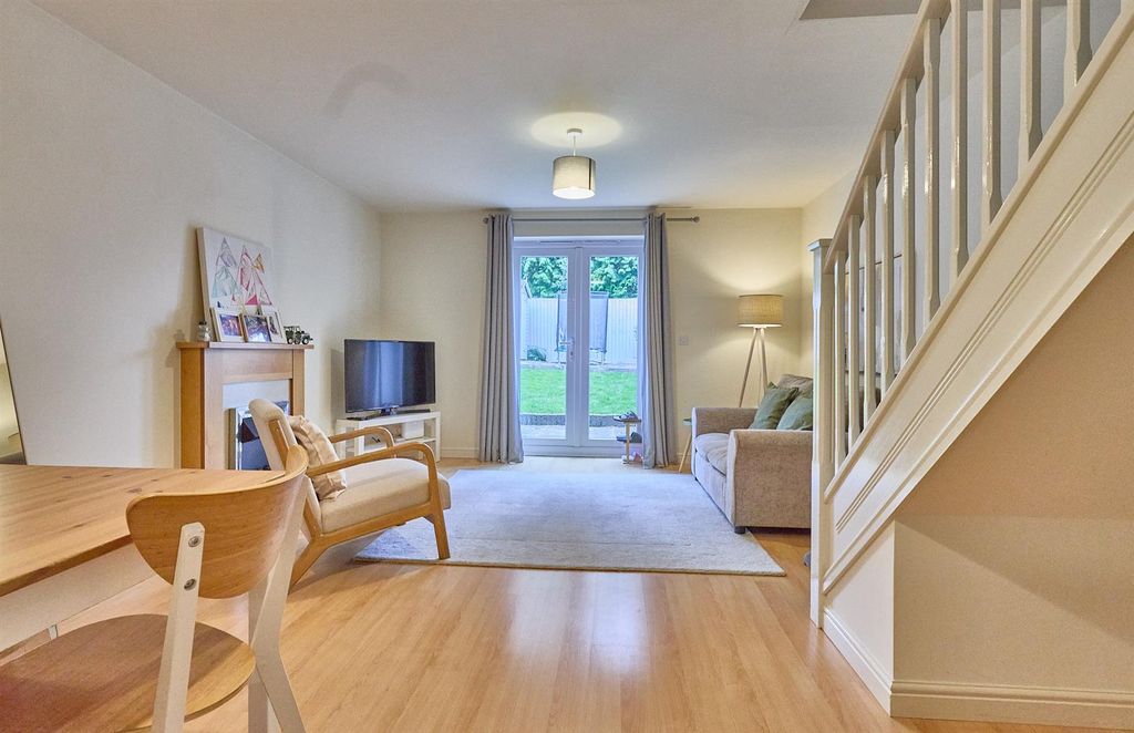 Property photo 3 of 14 Harvey Cl Barwell.Jpg