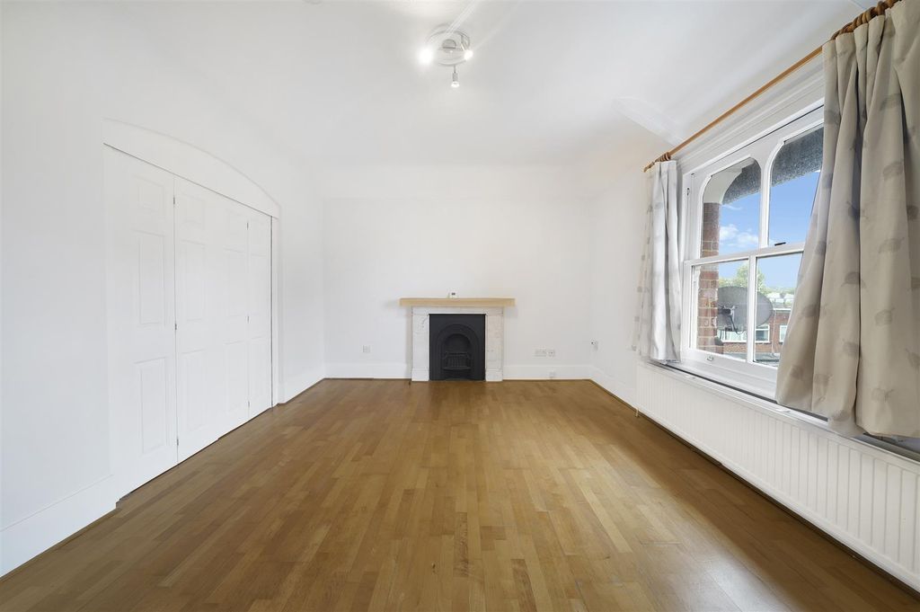 Property photo 2 of 19 Listergate