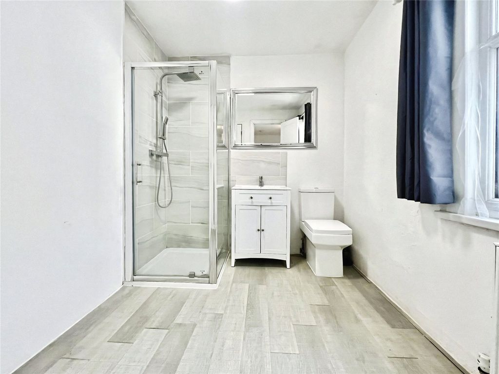 Property photo 3 of 4 Picture No. 04